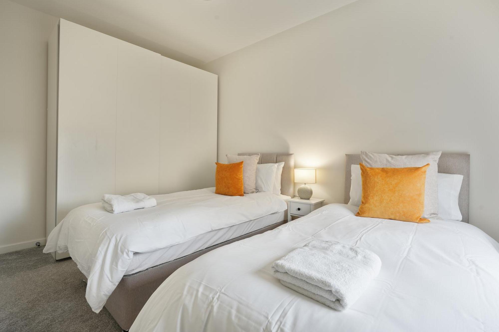 Mersey Way, Spacious 3 Bed Home, Close To Sheffield City Centre & Free Driveway Parking - Perfect For Workers, Groups & Families - Hosted By Stay Host Save Esterno foto