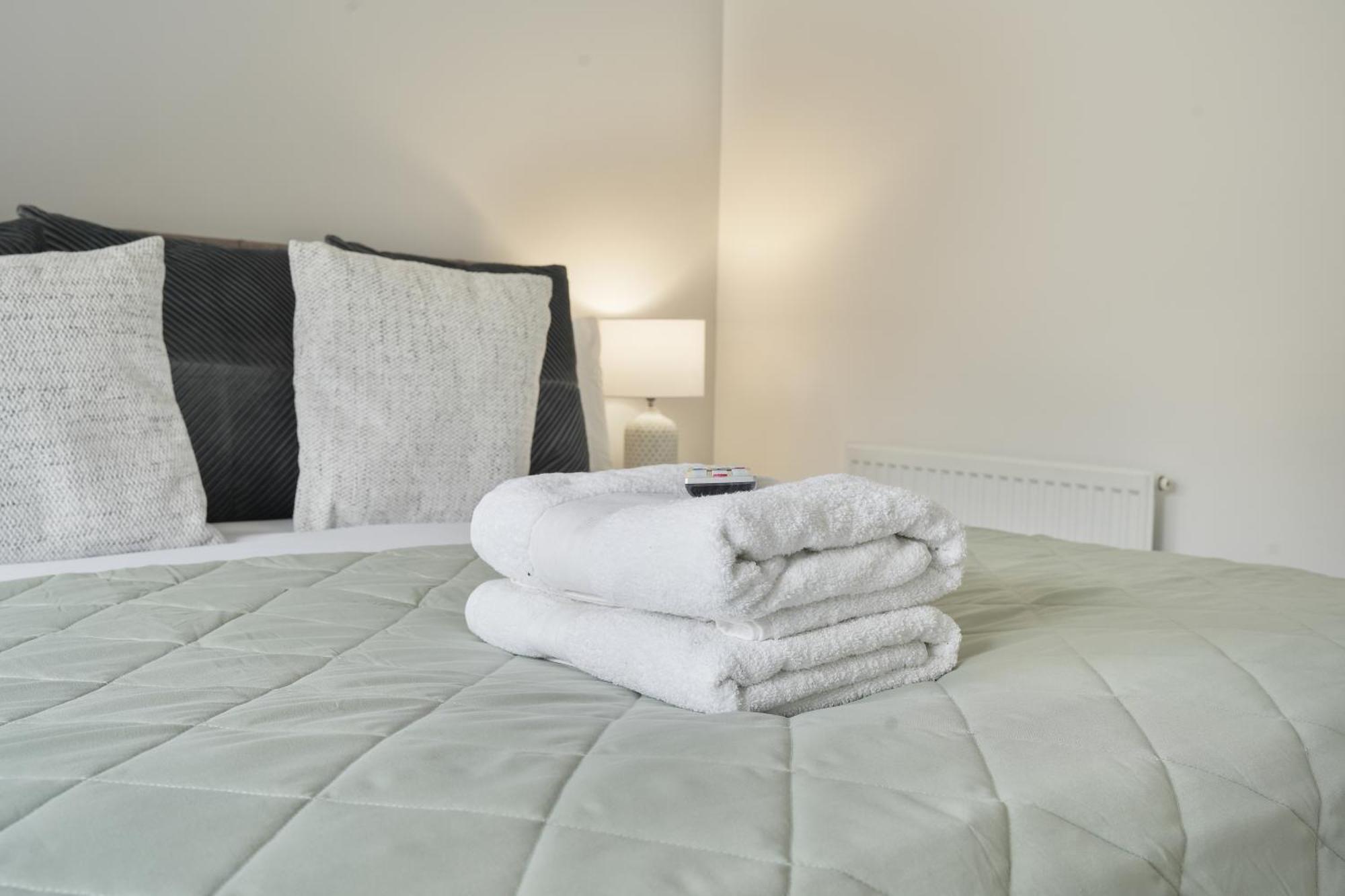 Mersey Way, Spacious 3 Bed Home, Close To Sheffield City Centre & Free Driveway Parking - Perfect For Workers, Groups & Families - Hosted By Stay Host Save Esterno foto